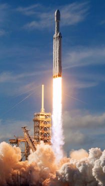 Erster Start der Falcon Heavy Rakete